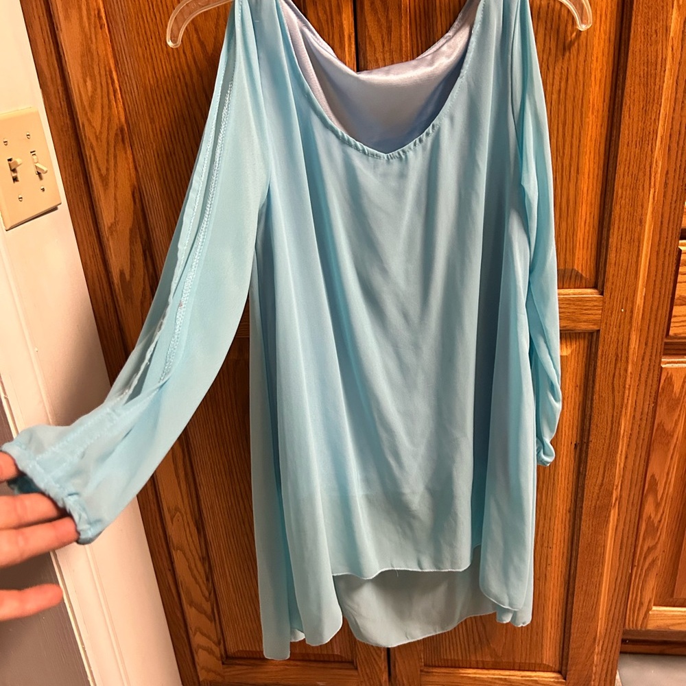 Light Aqua Open Arm Scoop Neck Blouse, size S